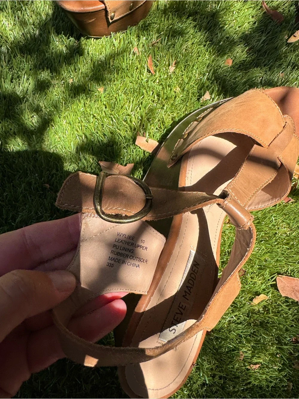Steve Madden Brown Platform T-Strap Sandals with Buckle